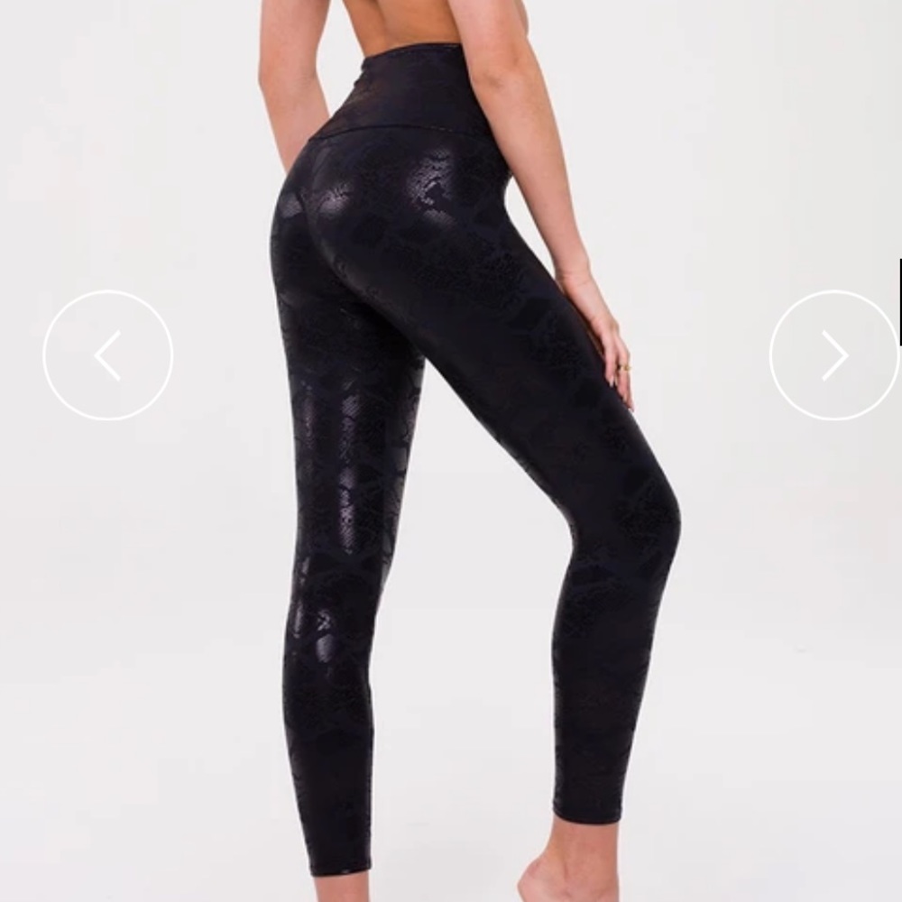 Onzie Snakeskin Foil Legging